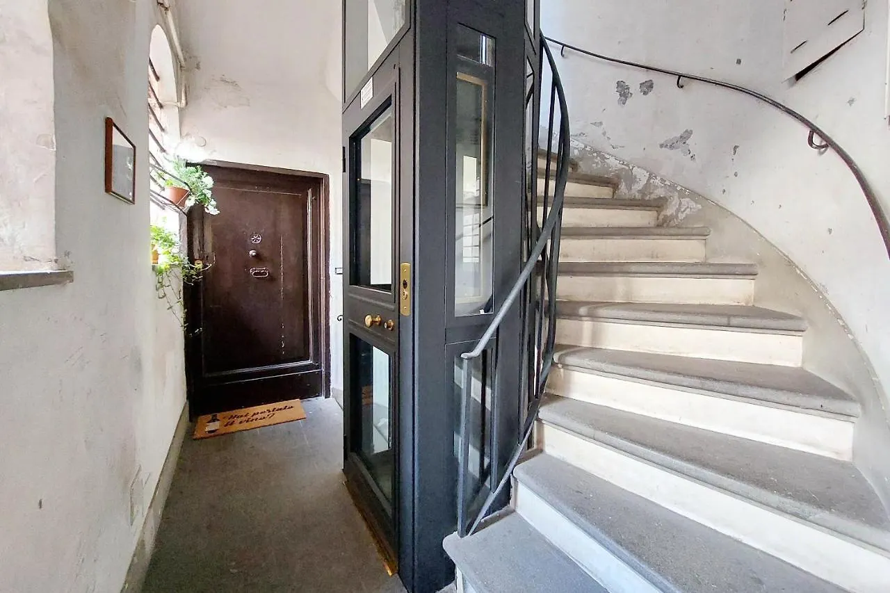 Leonina4 Cozy Apartment Rome Italy
